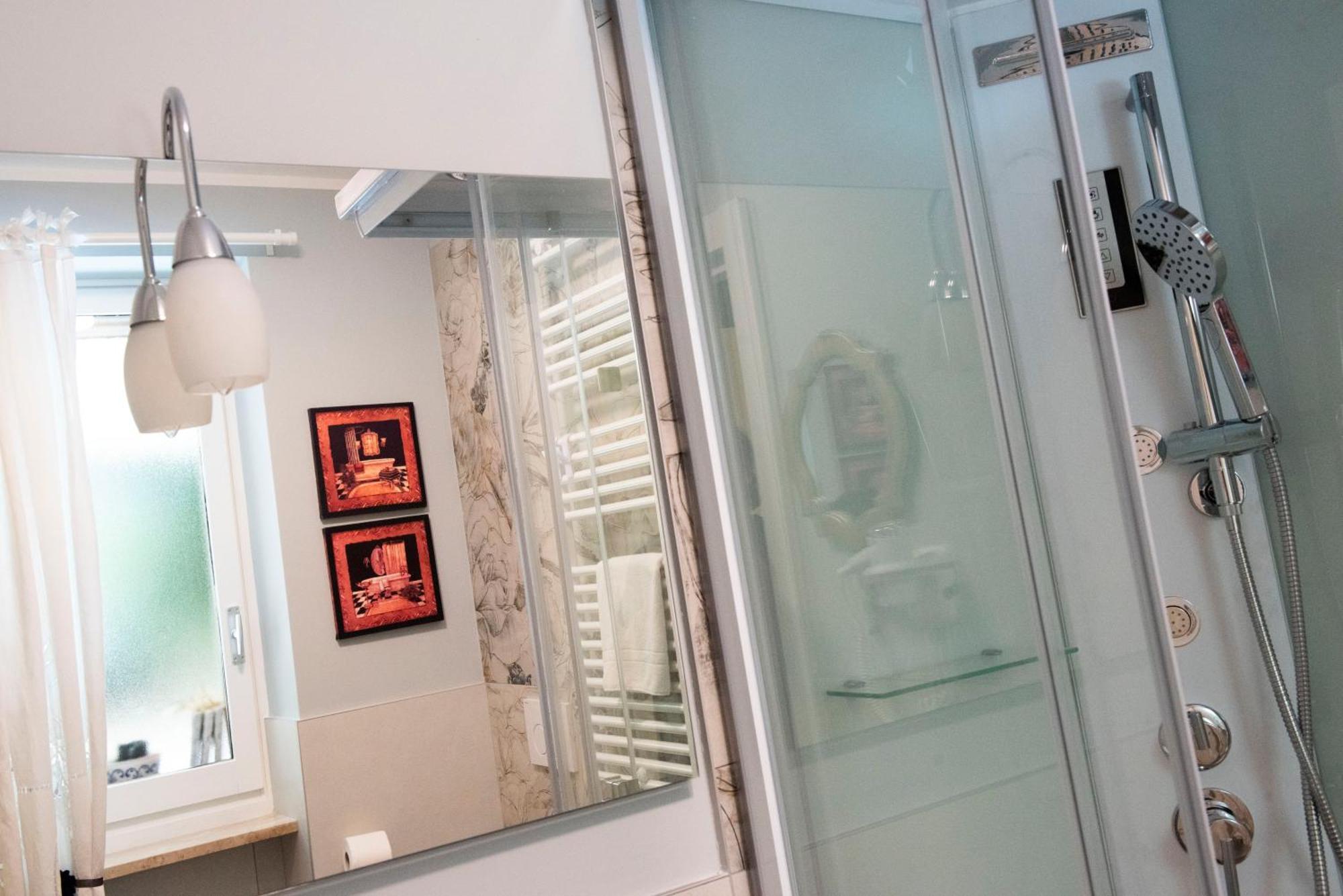 Fiordiloto B&B 4 Stars Alba  Bagian luar foto